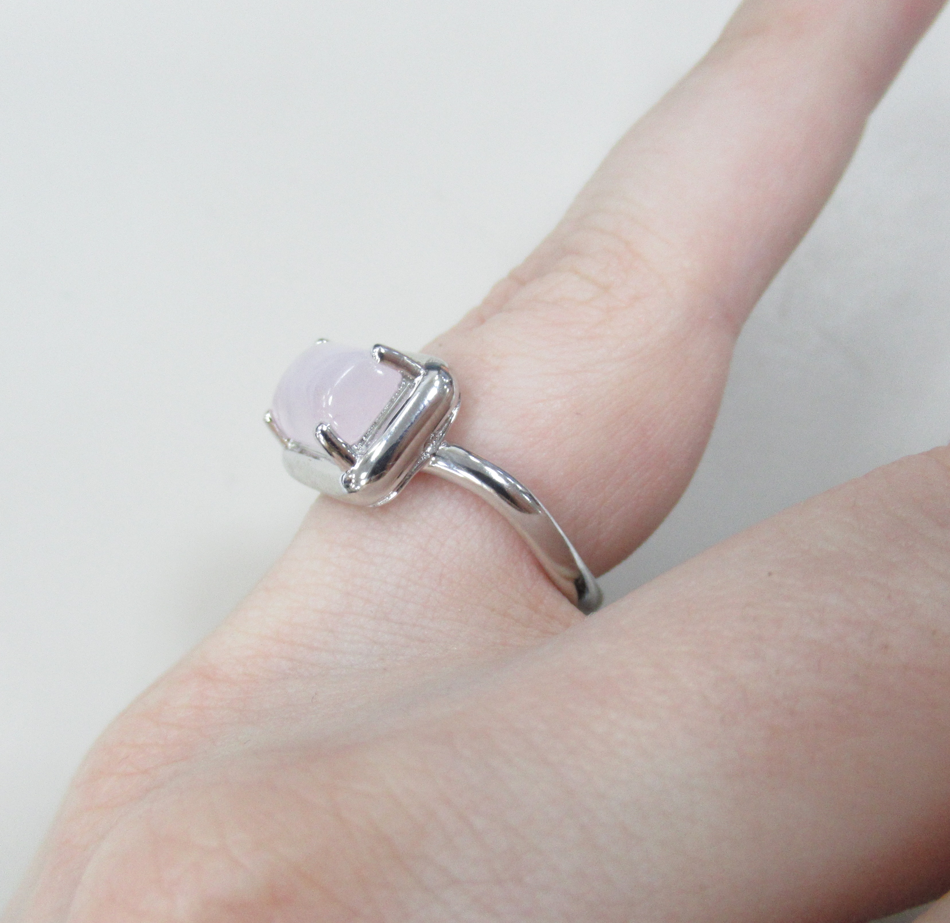 Серебряное кольцо с морганитом